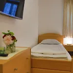 Oeneus Apartament