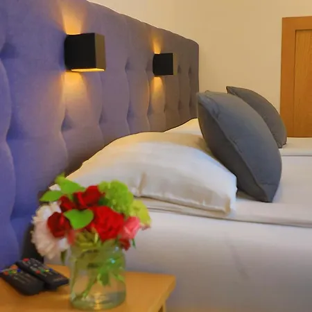 Apartament Oeneus Racic