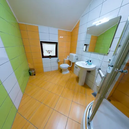 Oeneus Apartament Racic